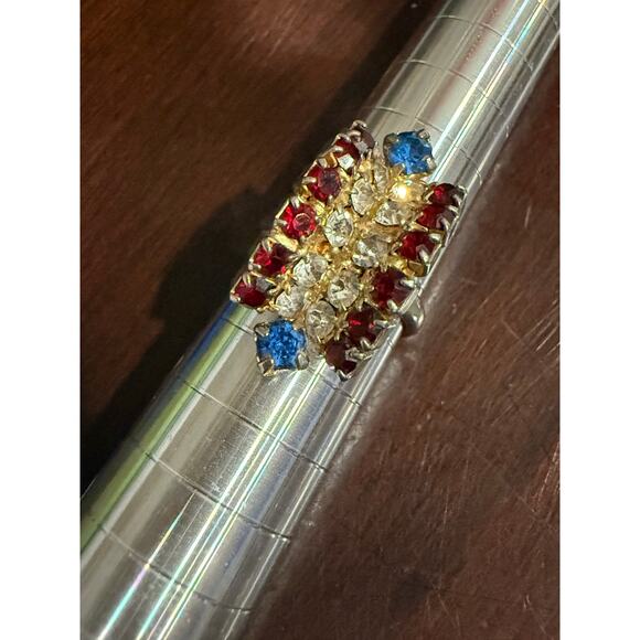 USA Jewelry Bundle: Fourth of July Vintage Fashion Ring, Earrings & Flag Pin - Picture 12 of 15